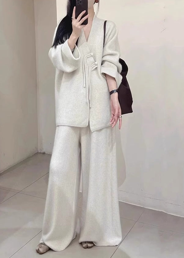 Sophisticated Pants with a Clean Classic Look