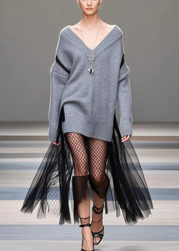Well Tailored Sweater with a Graceful Silhouette