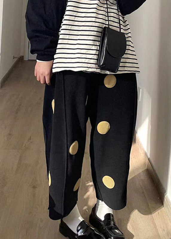 Effortlessly Elegant Pants with a Timeless Design