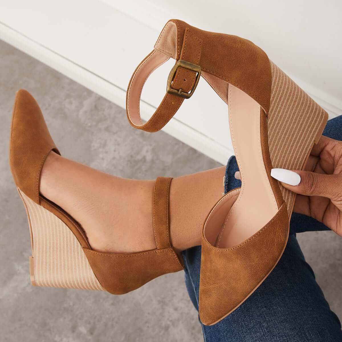 Graceful Orthopedic Pumps for Modern Look
