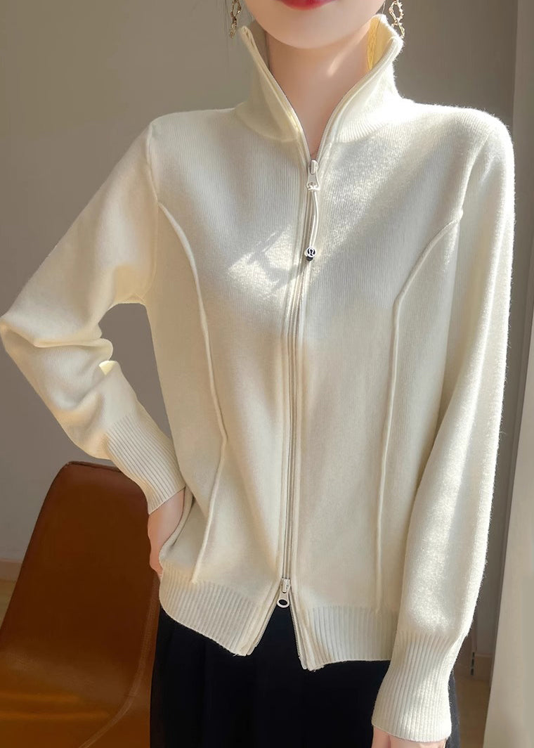 Well Tailored Coat with a Graceful Silhouette