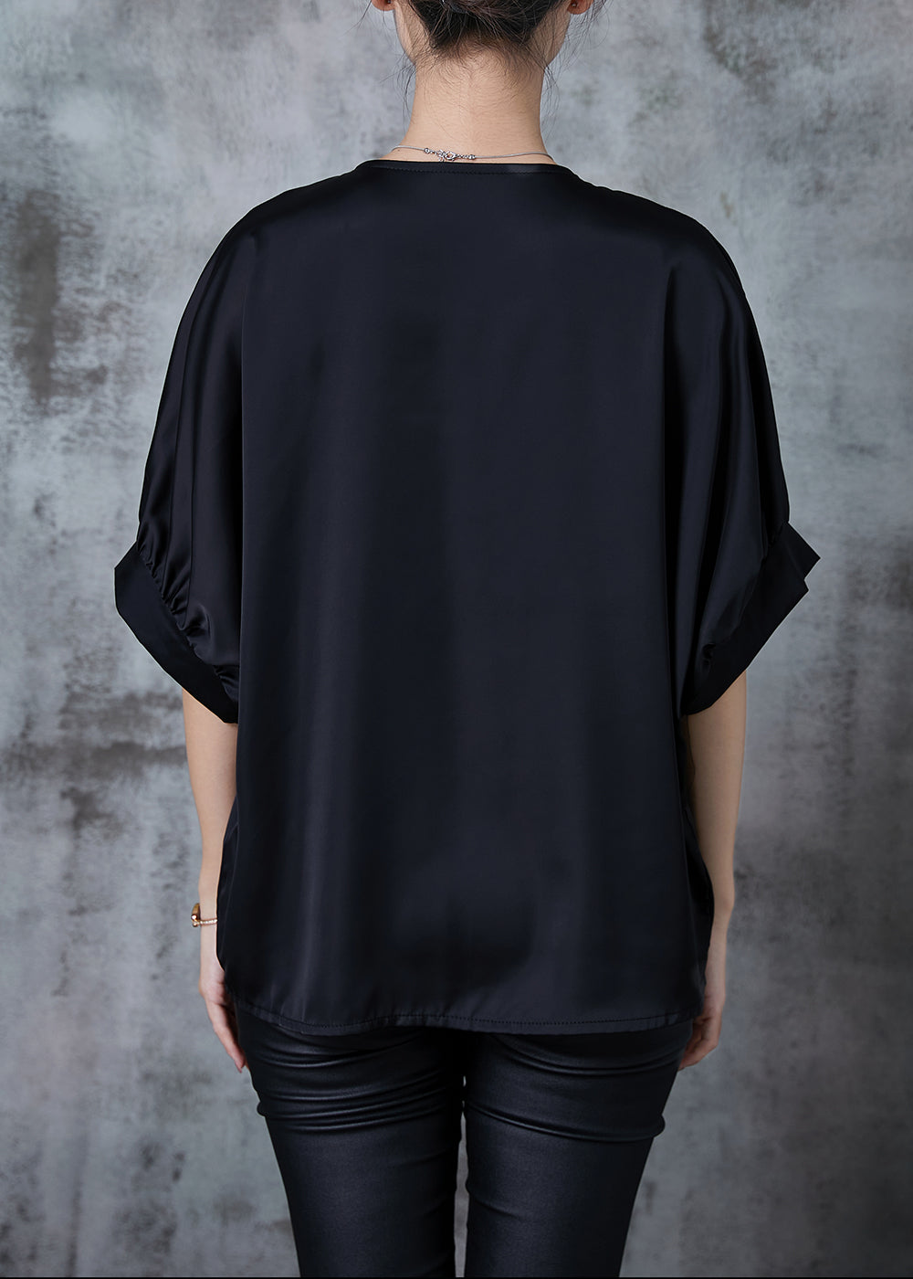Well Tailored Shirt with a Graceful Silhouette