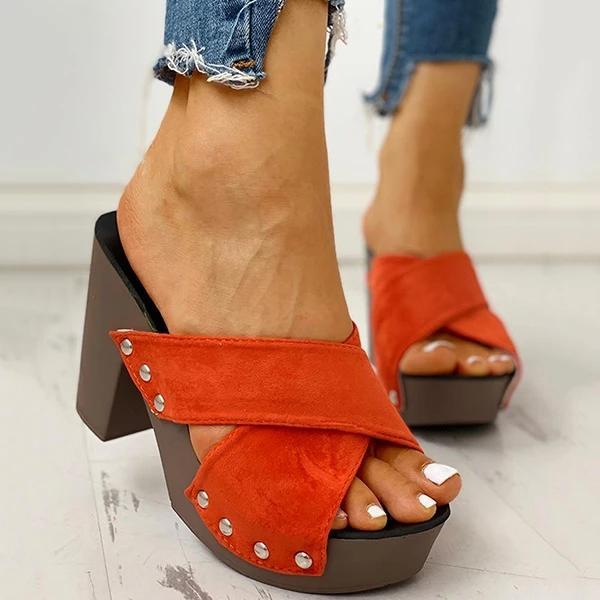 Graceful Orthopedic Sandals for Modern Look