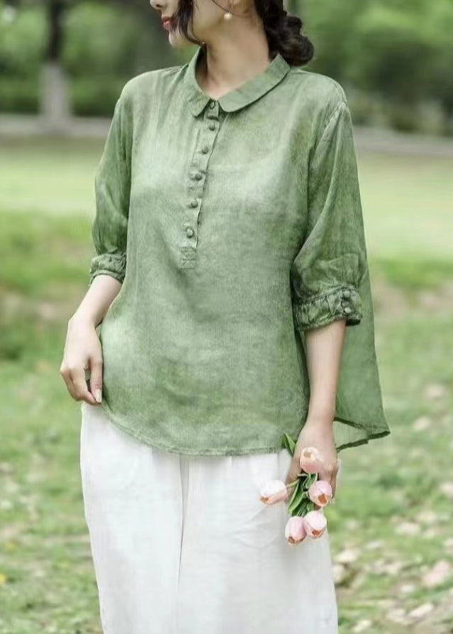 Effortlessly Elegant Top with a Timeless Design