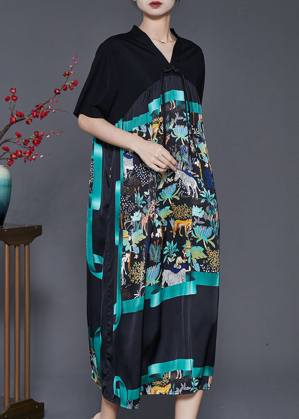 Classic Vintage Dress with a Flattering Fit