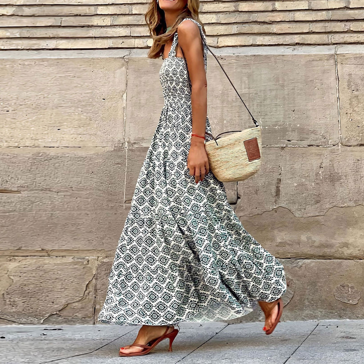 Beautifully Crafted Dress in a Classic Style