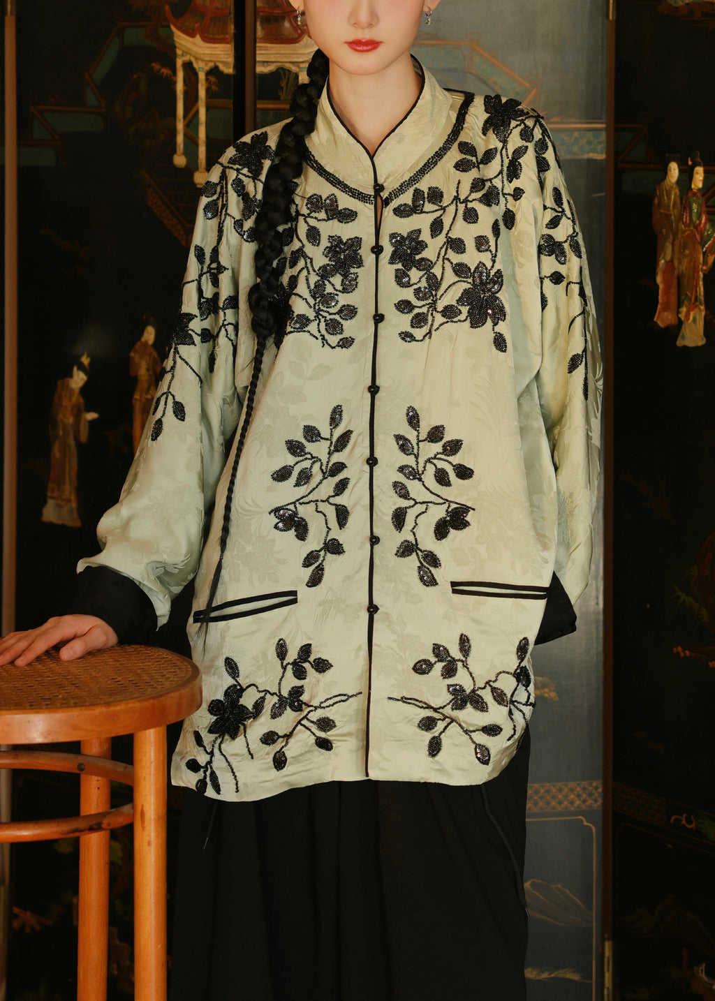 Effortlessly Elegant Coat with a Timeless Design