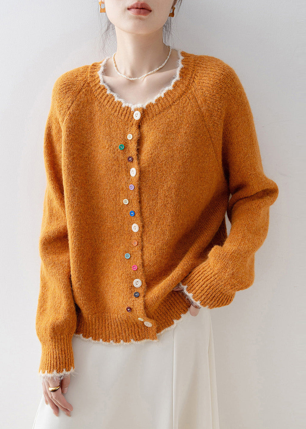 Effortlessly Elegant Cardigan with a Timeless Design