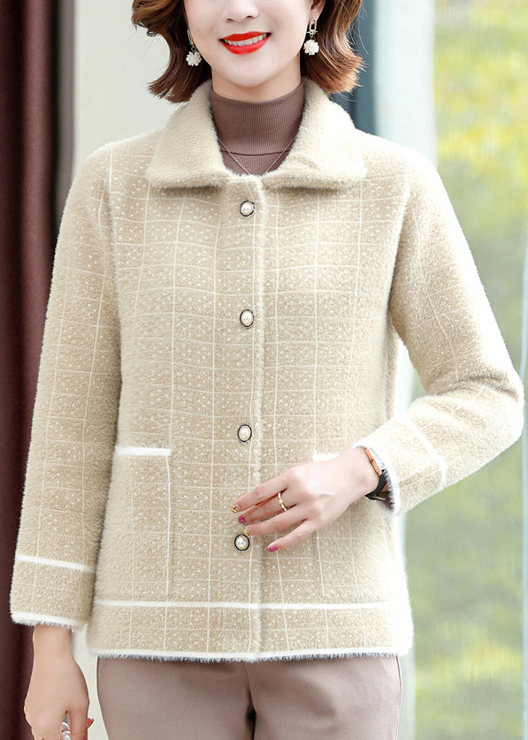 Elegantly Styled Coat for Everyday Wear