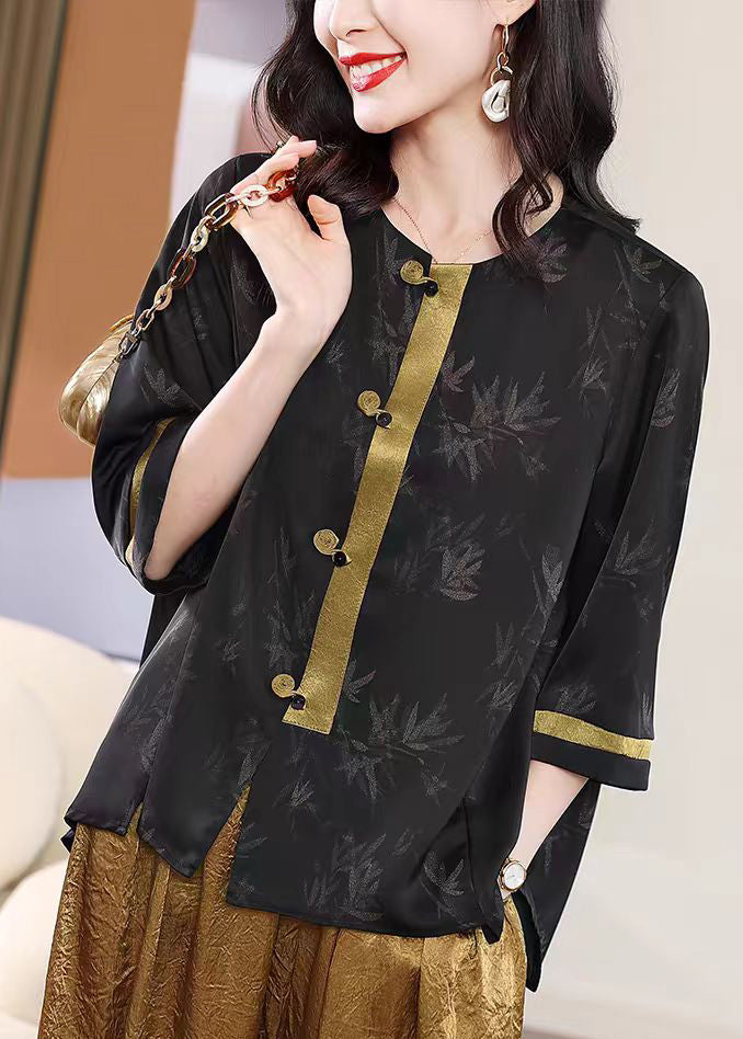 Classic Vintage Shirt with a Flattering Fit