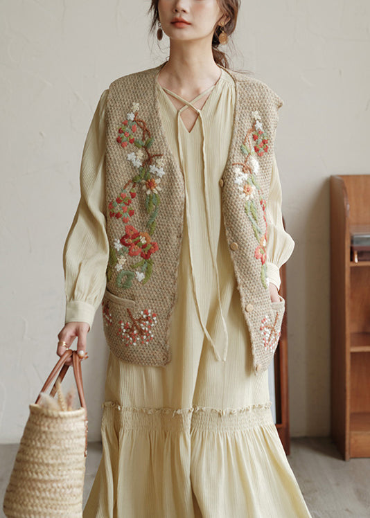 Gracefully Styled Coat for Any Occasion