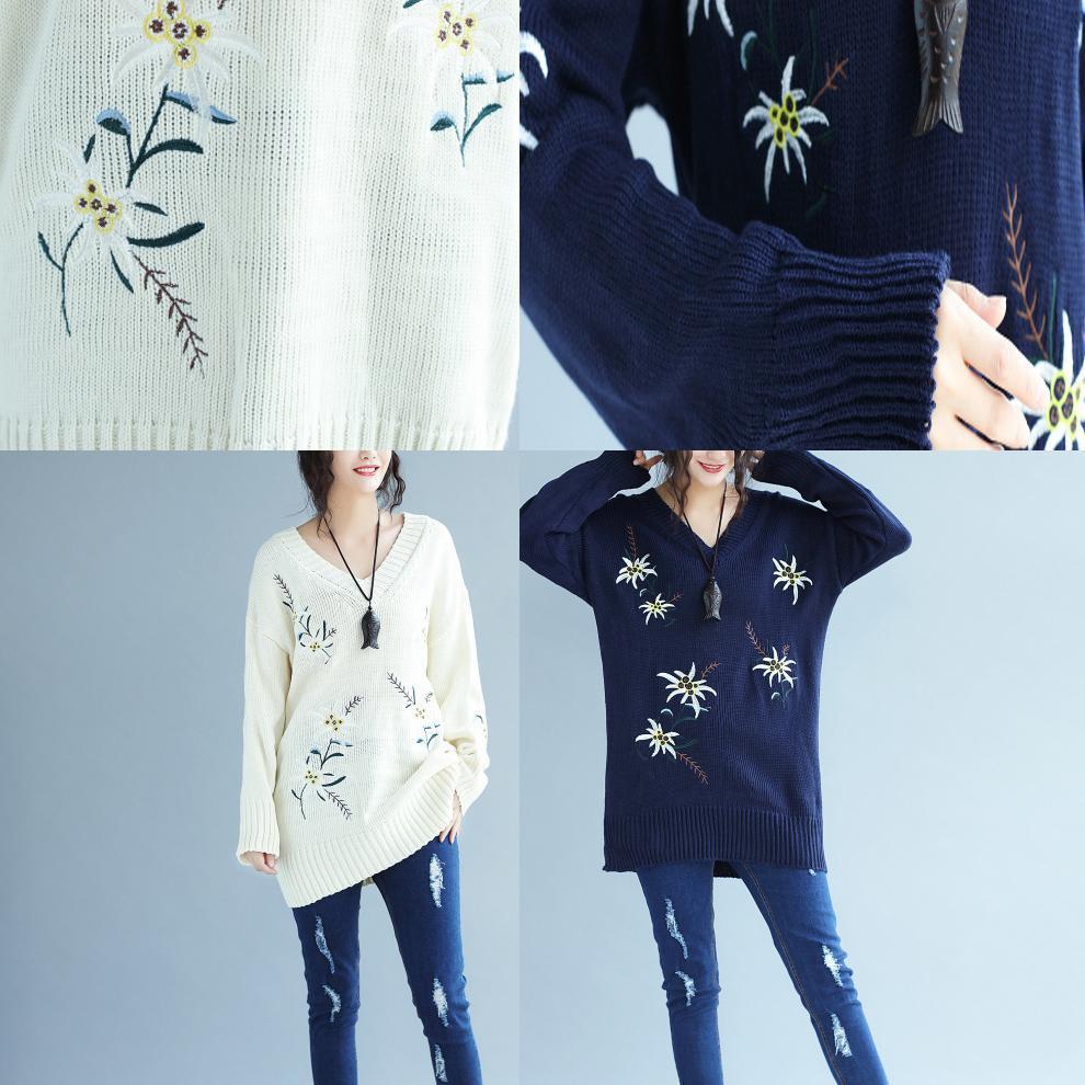 Effortlessly Elegant Sweater with a Timeless Design