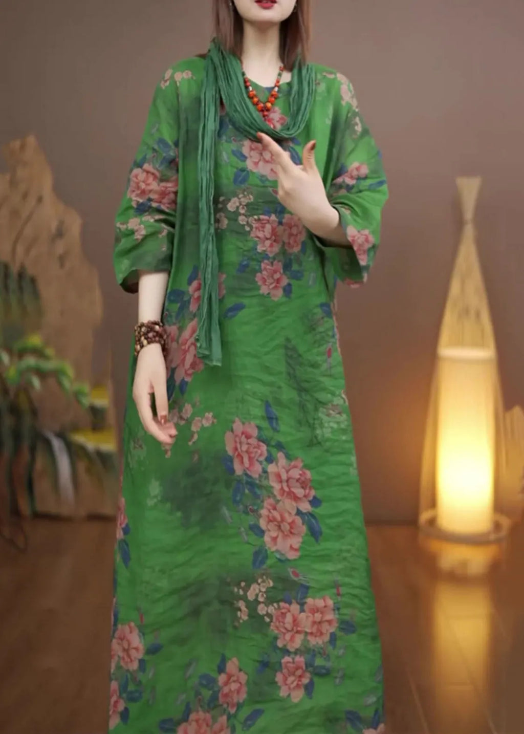 Well Tailored Dress with a Graceful Silhouette