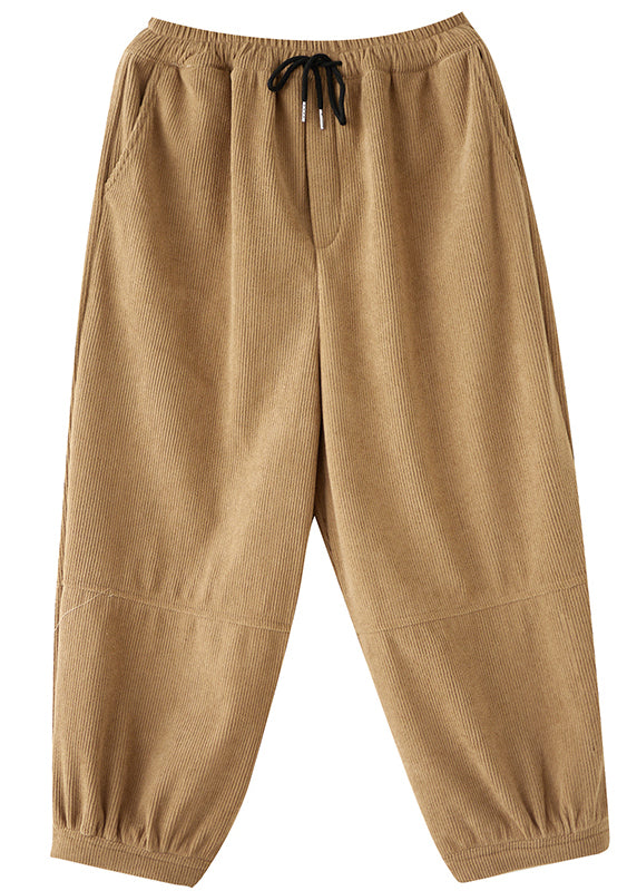 Effortlessly Elegant Pants with a Timeless Design