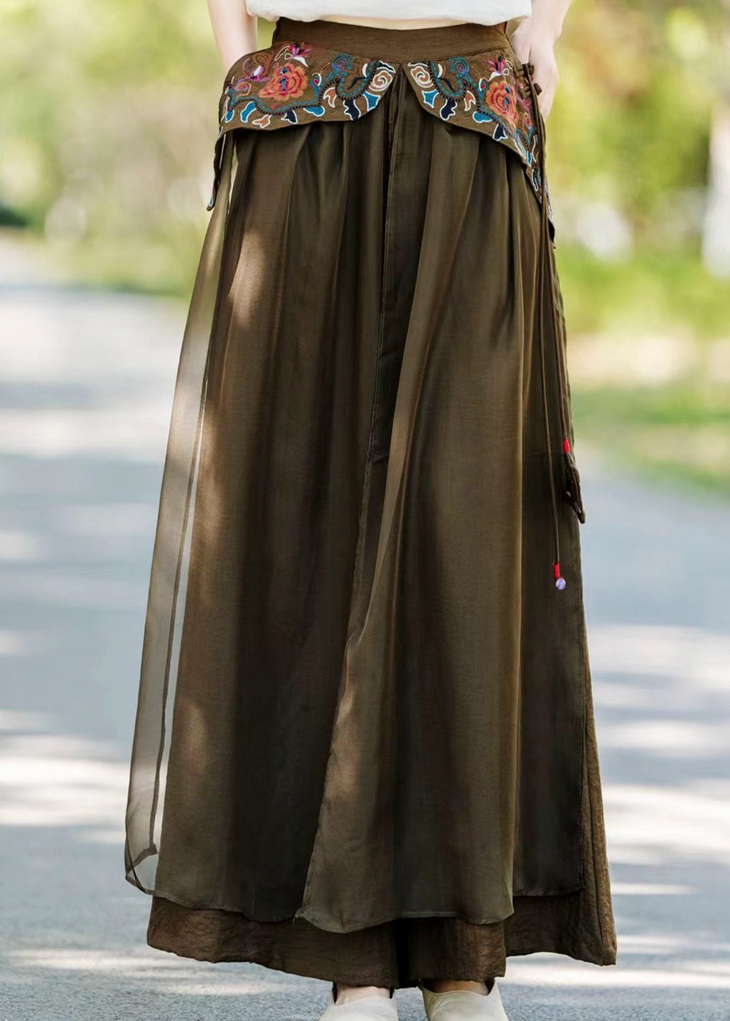 Gracefully Styled Pants for Any Occasion