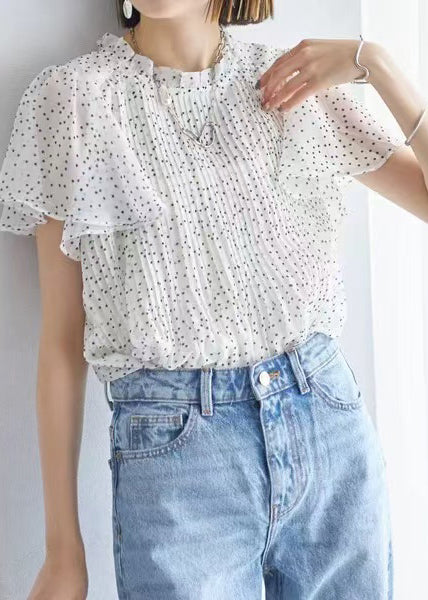 Well Tailored Top with a Graceful Silhouette