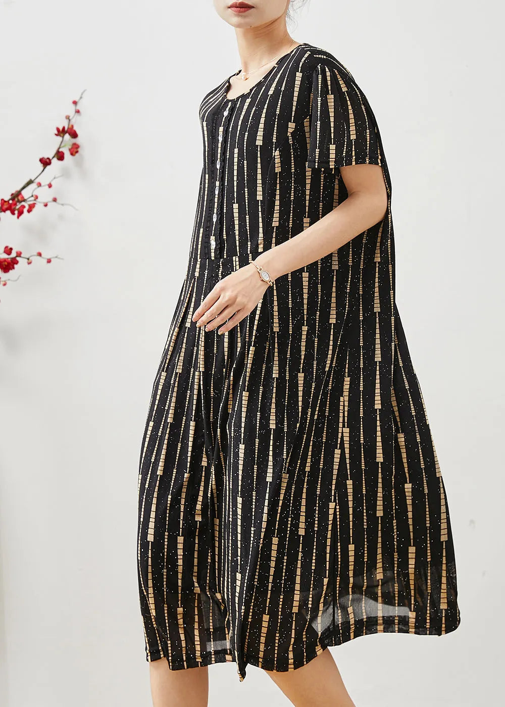 Gracefully Styled Dress for Any Occasion