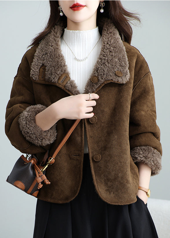Well Tailored Coat with a Graceful Silhouette
