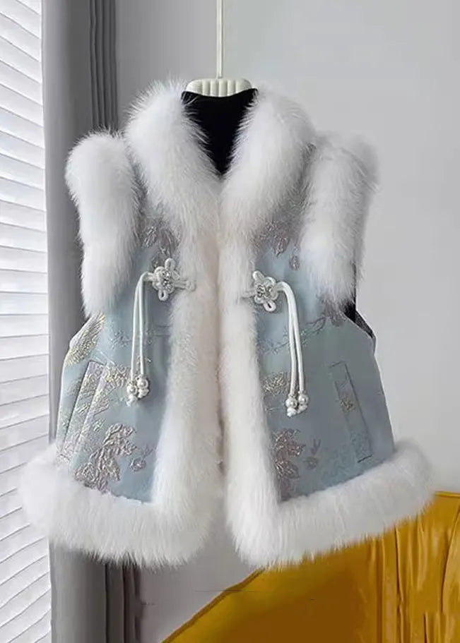 Beautifully Finished Coat in a Timeless Design