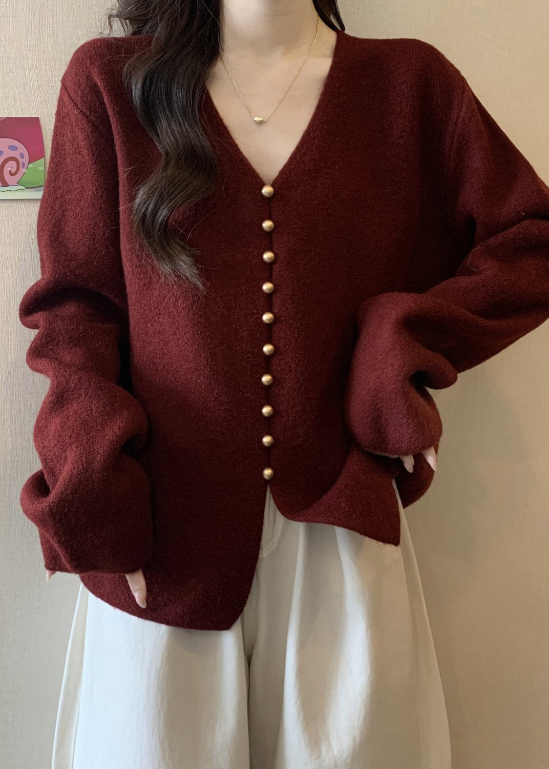 Effortlessly Elegant Sweater with a Timeless Design