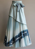 Effortlessly Elegant Garment with a Timeless Design