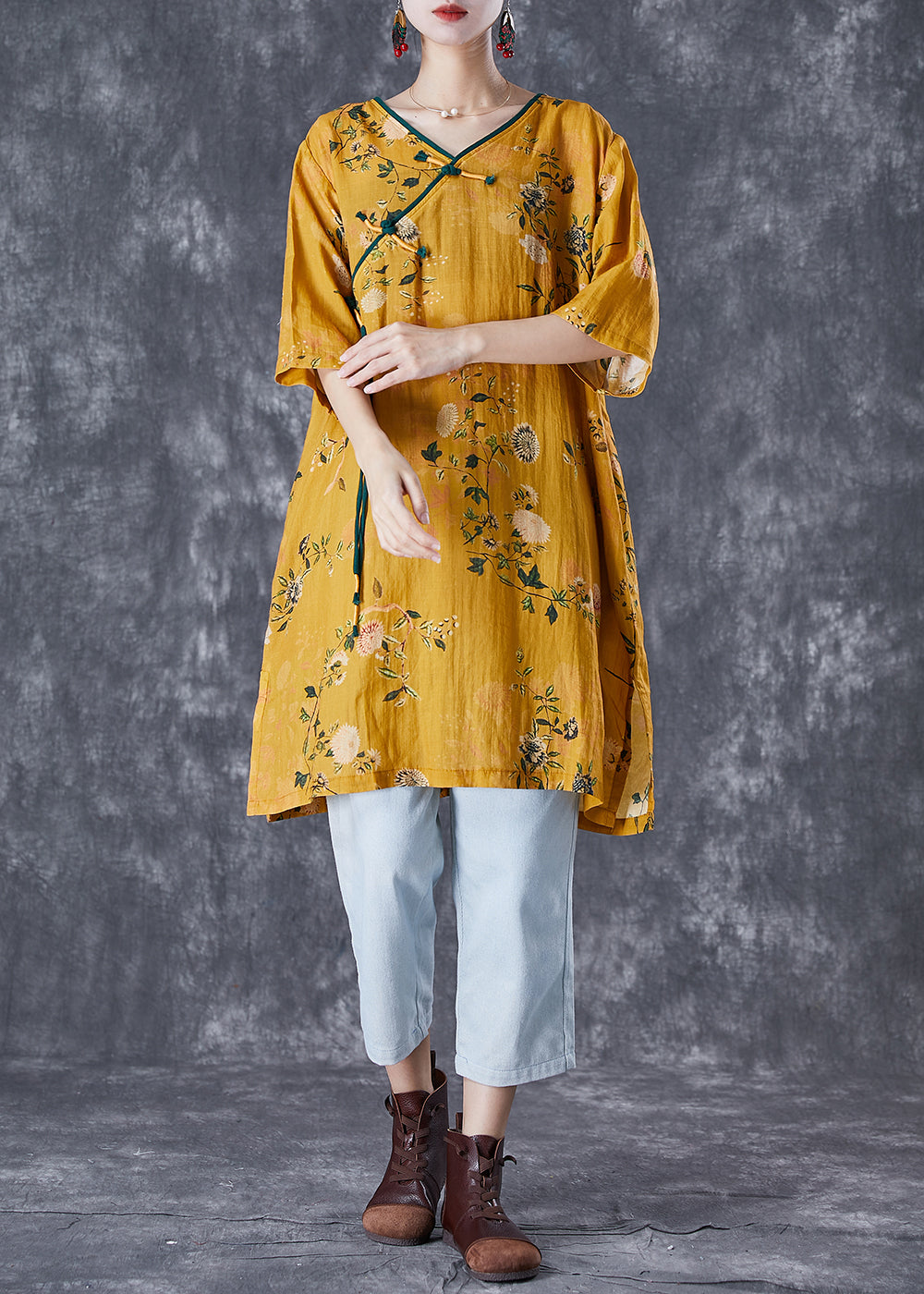 Beautifully Finished Dress in a Timeless Design