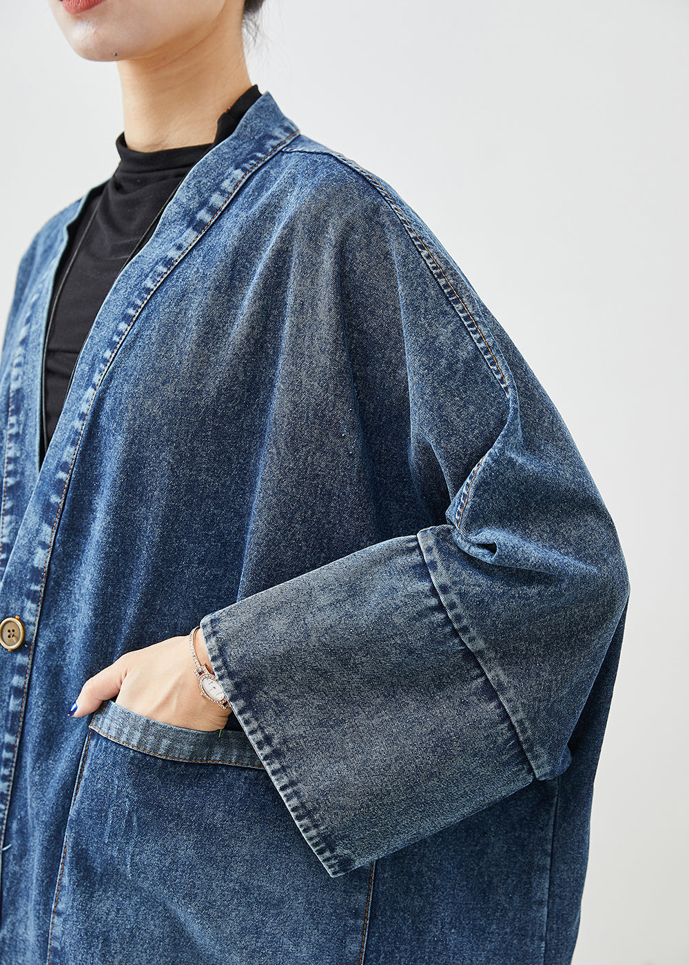 Well Tailored Coat with a Graceful Silhouette