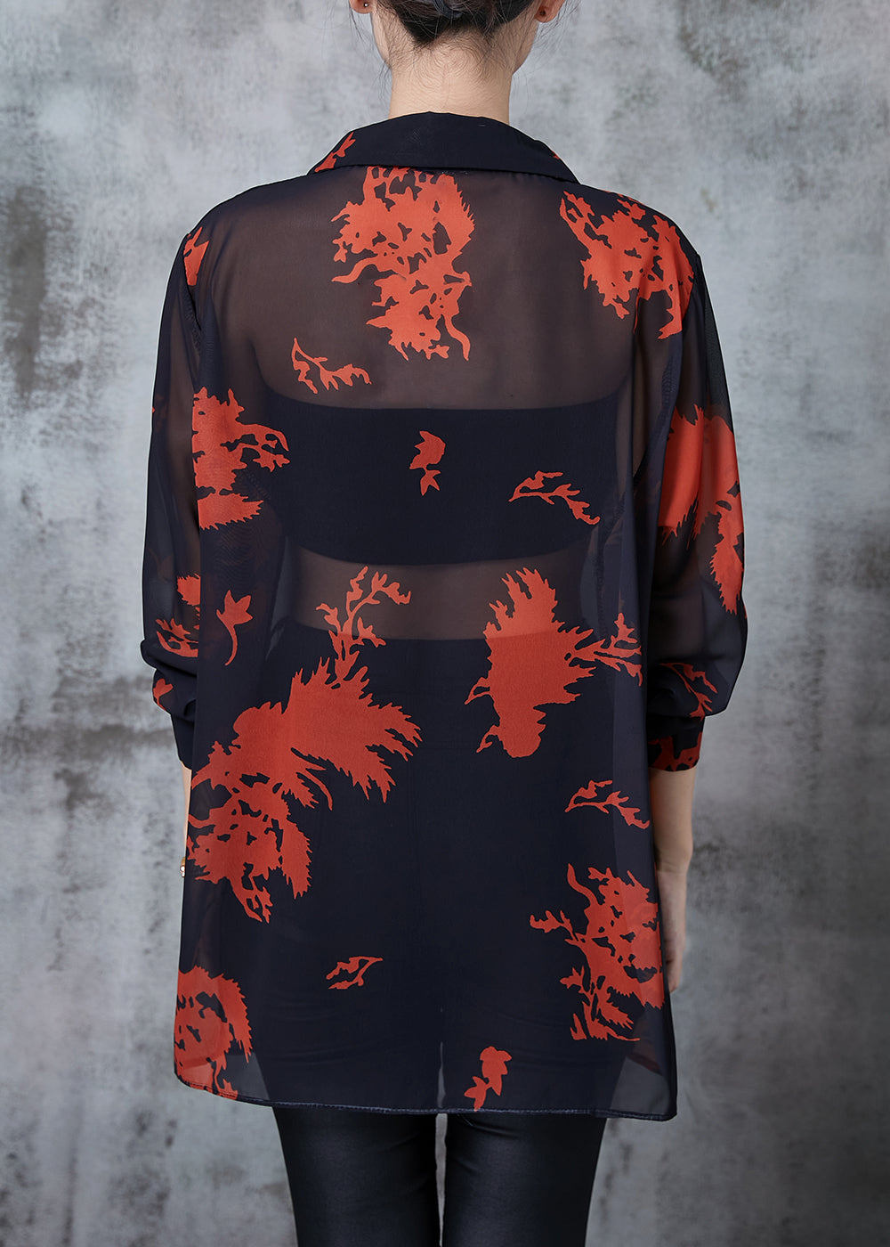 Effortlessly Elegant Blouse with a Timeless Design