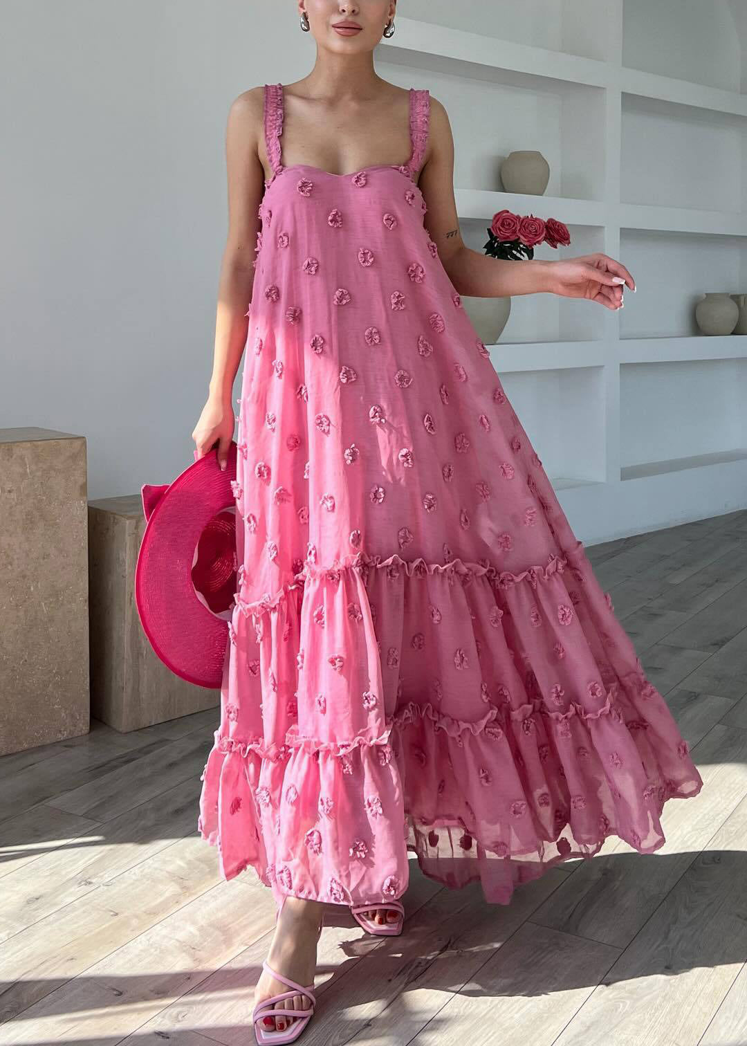 Beautifully Finished Dress in a Timeless Design