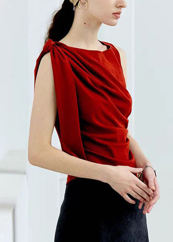 Well Tailored Top with a Graceful Silhouette
