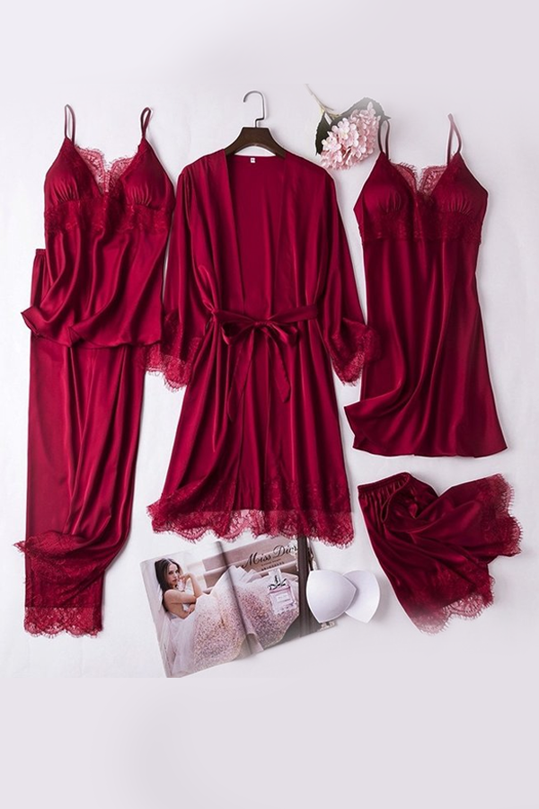 Finely Styled Garment with a Classic Vintage Look