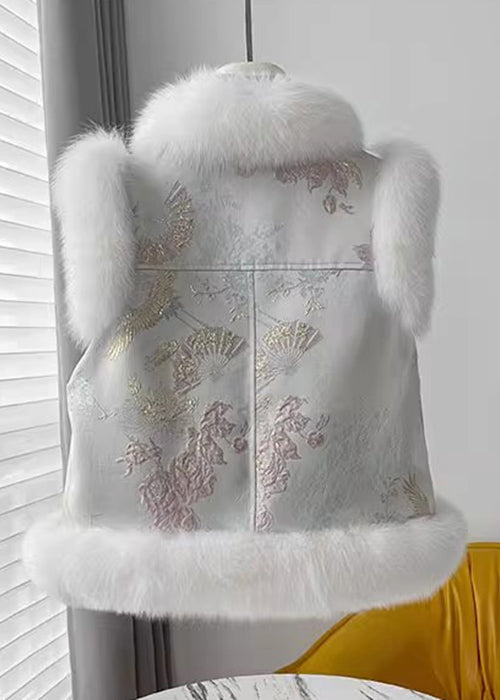 Beautifully Finished Coat in a Timeless Design
