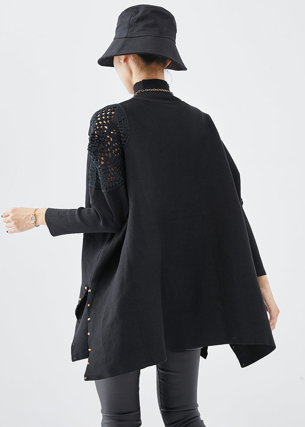 Well Tailored Top with a Graceful Silhouette