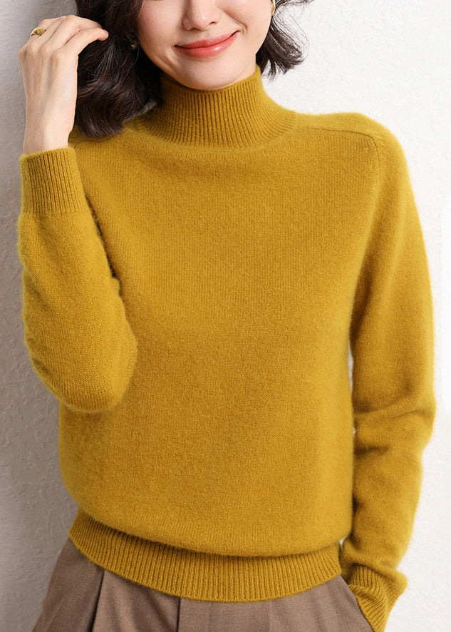 Well Tailored Sweater with a Graceful Silhouette