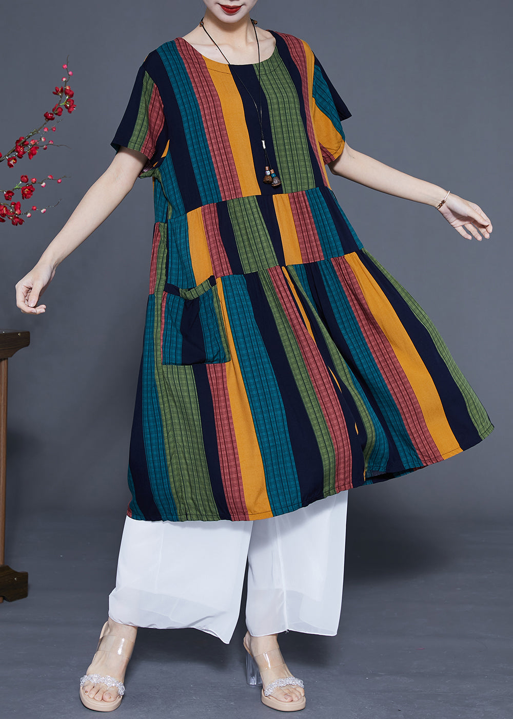 Well Tailored Dress with a Graceful Silhouette