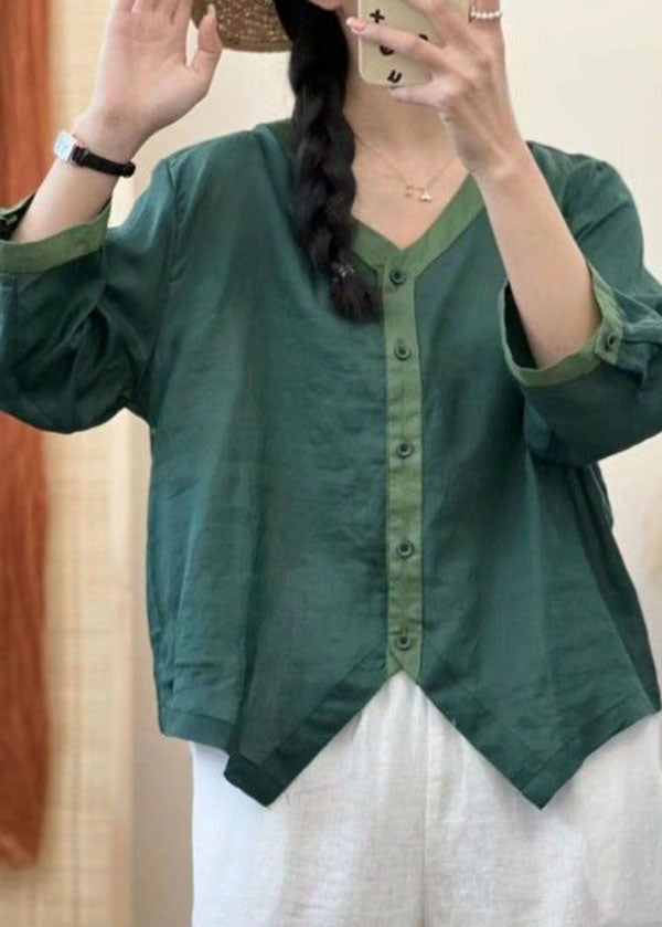 Classic Vintage Shirt with a Flattering Fit
