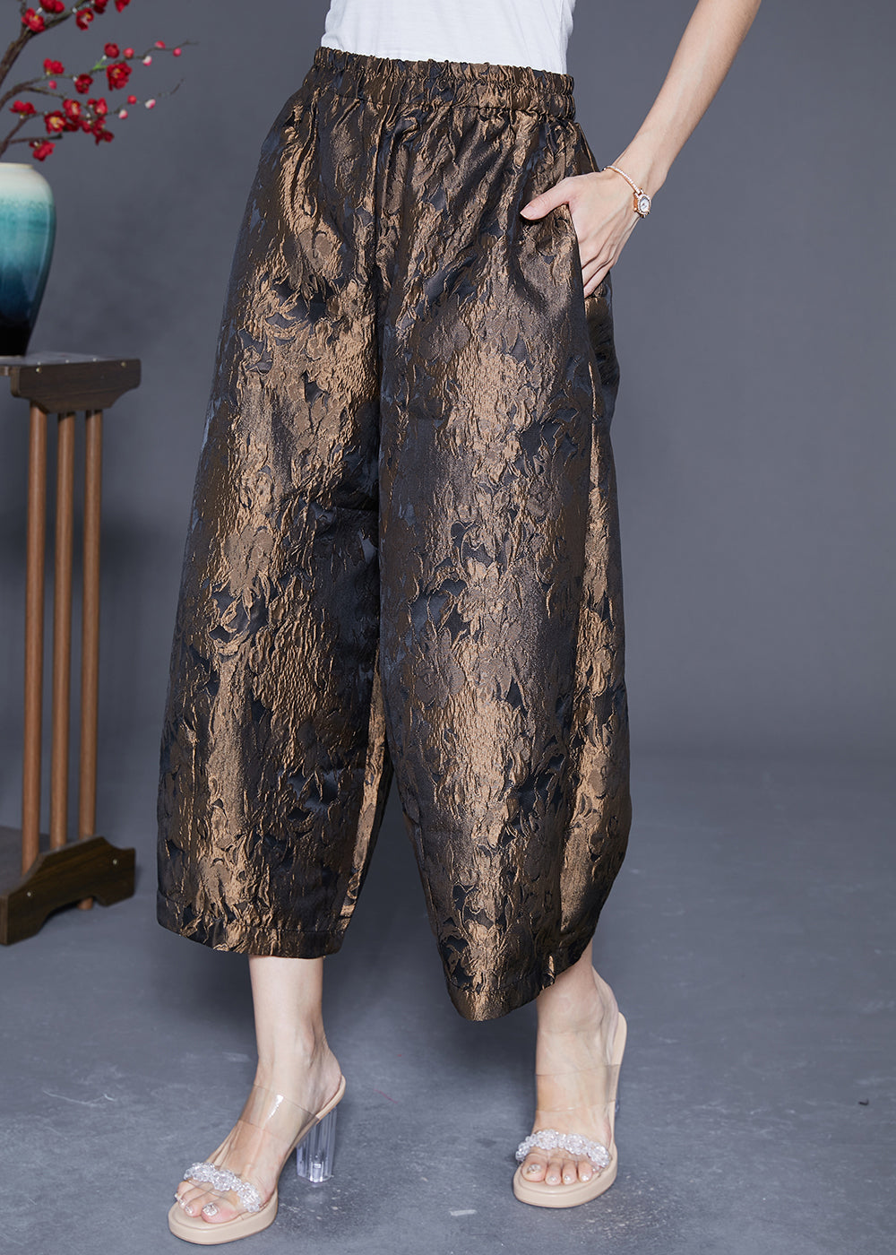 Well Tailored Pants with a Graceful Silhouette