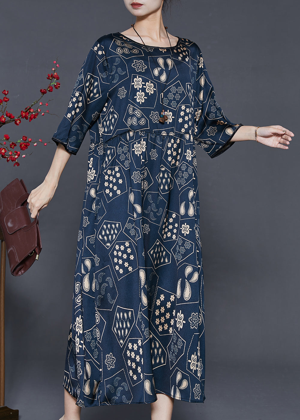 Beautifully Finished Dress in a Timeless Design