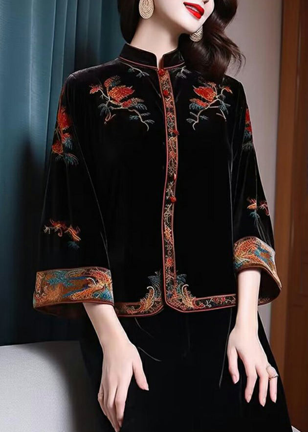 Well Tailored Top with a Graceful Silhouette