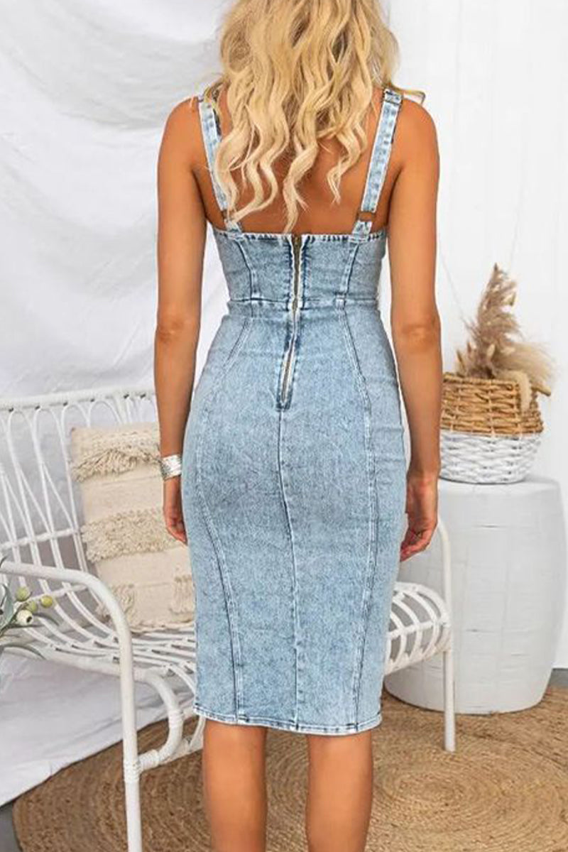 Effortlessly Elegant Dress with a Timeless Design