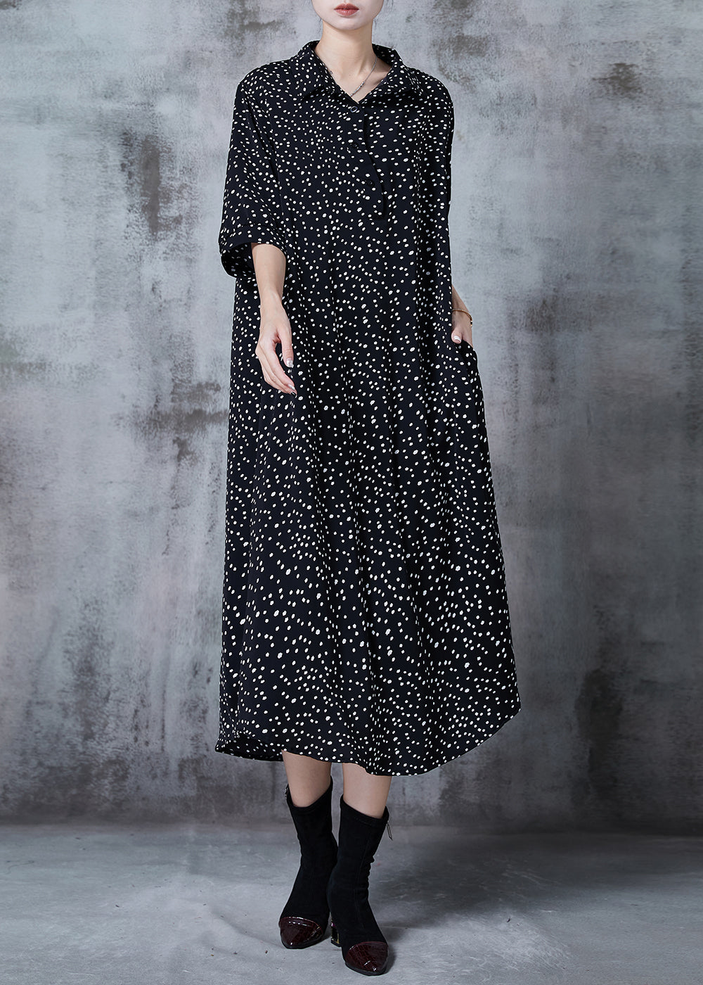 Classic Vintage Dress with a Flattering Fit