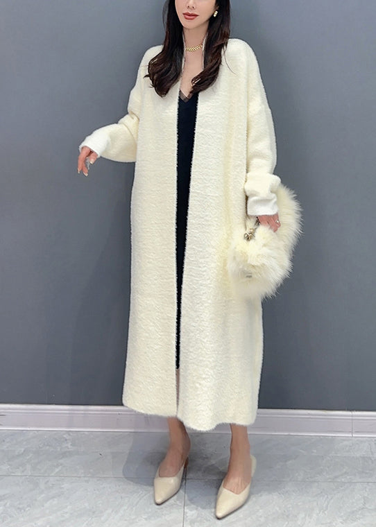 Well Tailored Cardigan with a Graceful Silhouette