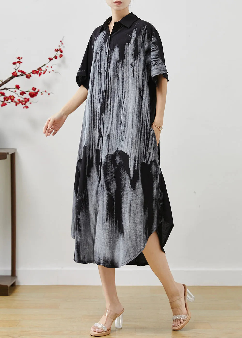 Effortlessly Elegant Dress with a Timeless Design