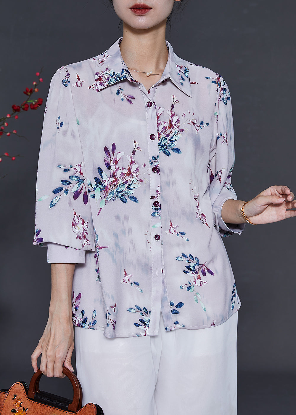 Effortlessly Elegant Top with a Timeless Design