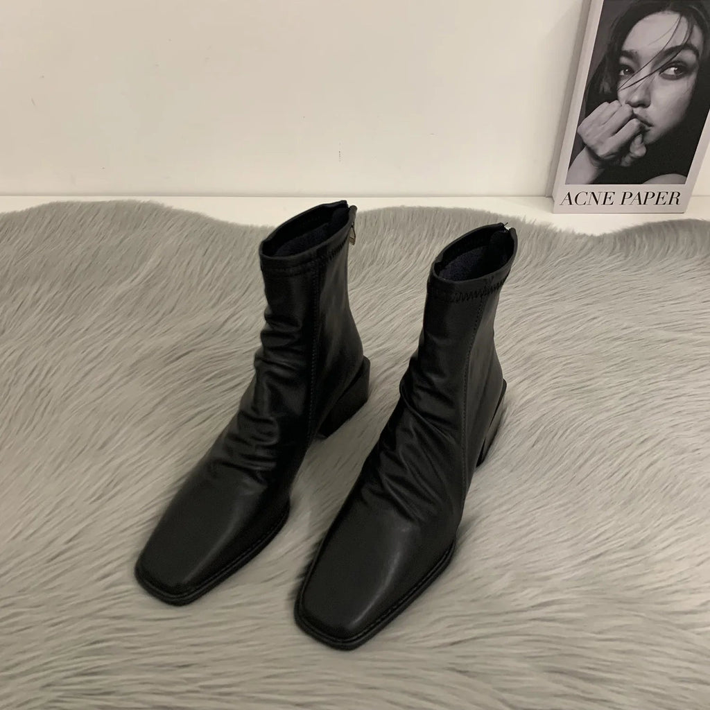 Graceful Orthopedic Boots for Modern Look