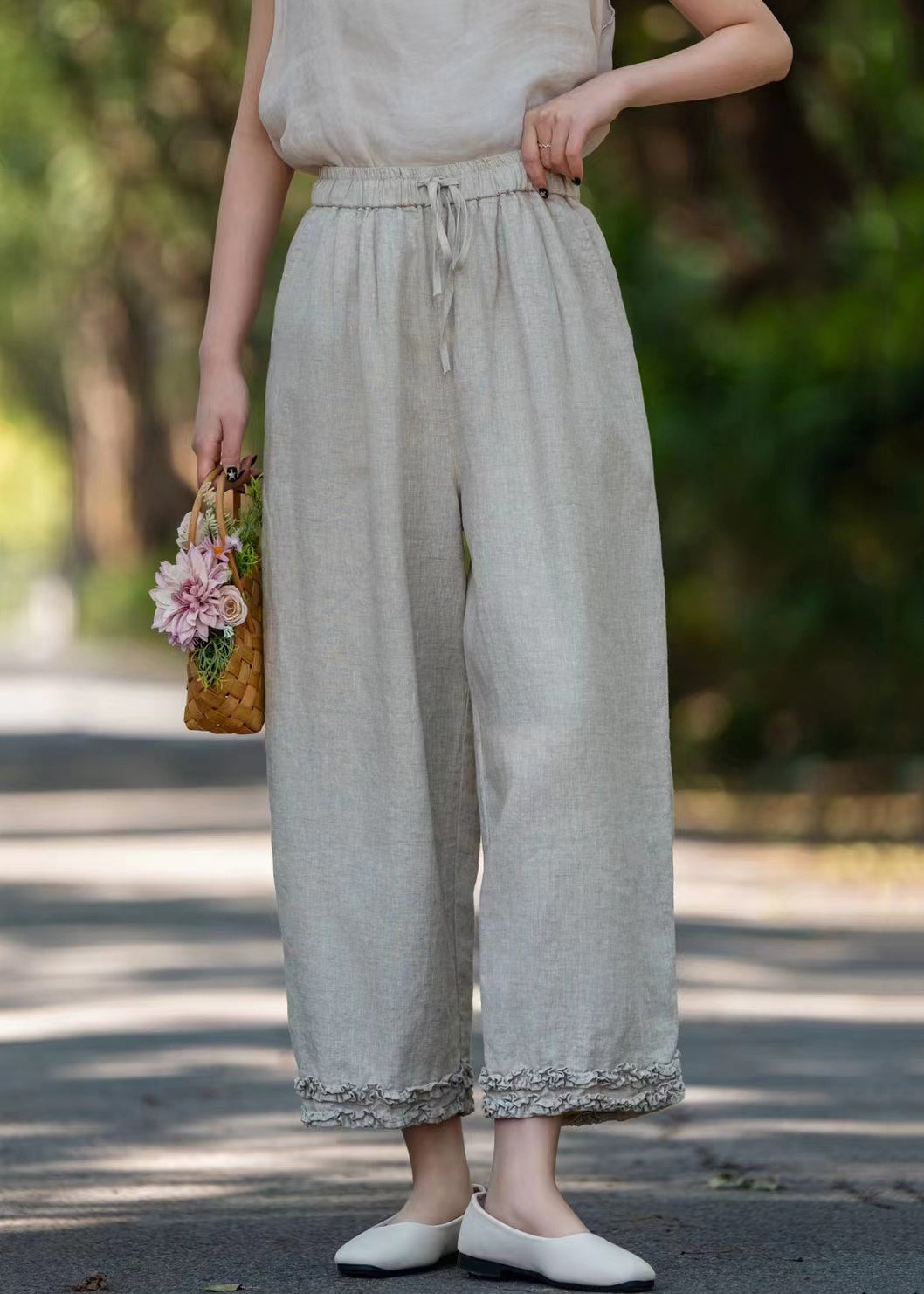 Elegantly Styled Pants for Everyday Wear