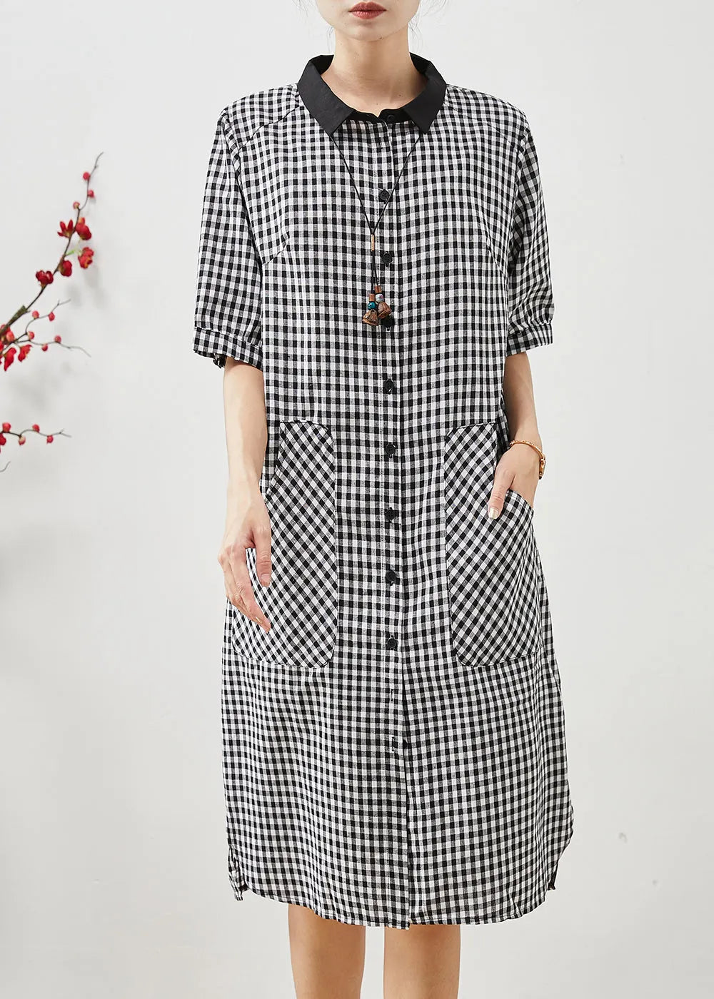 Beautifully Finished Dress in a Timeless Design