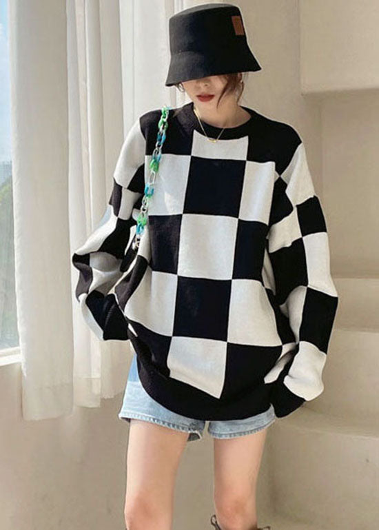 Well Tailored Sweater with a Graceful Silhouette