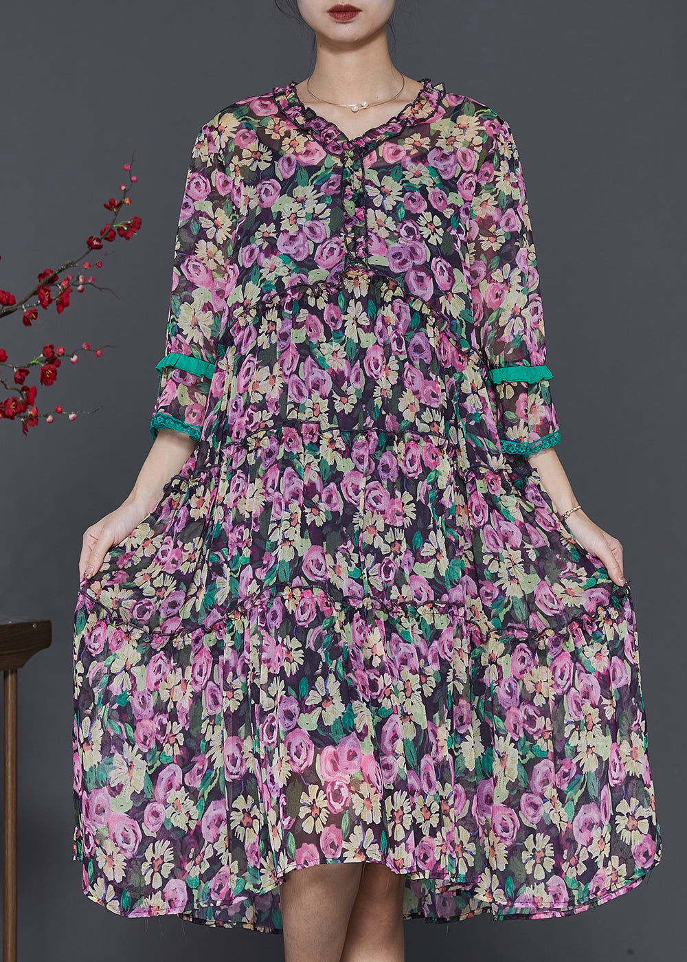 Effortlessly Elegant Dress with a Timeless Design