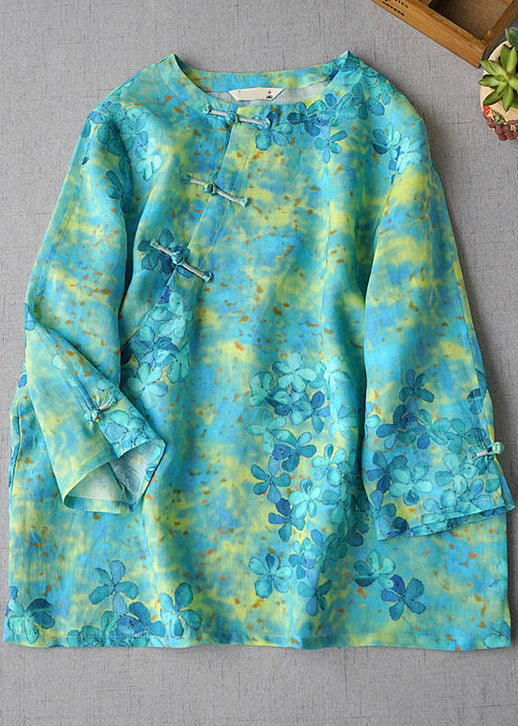 Well Tailored Top with a Graceful Silhouette